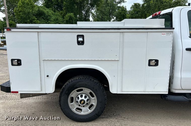 image for item EK4759 2017 Chevrolet  Silverado 2500HD Double Cab utility bed pickup truck