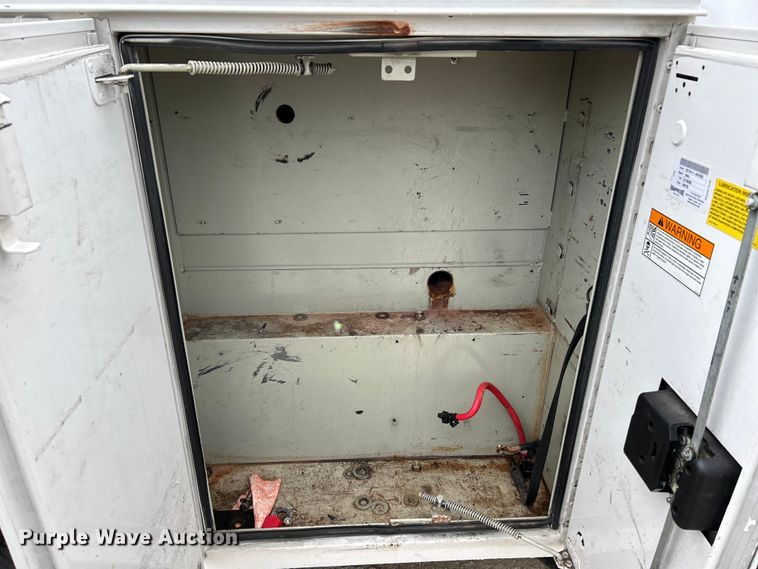 image for item EK4759 2017 Chevrolet  Silverado 2500HD Double Cab utility bed pickup truck