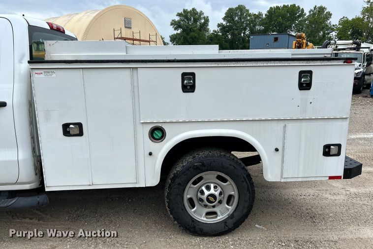 image for item EK4759 2017 Chevrolet  Silverado 2500HD Double Cab utility bed pickup truck