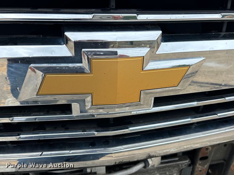 image for item EK4759 2017 Chevrolet  Silverado 2500HD Double Cab utility bed pickup truck