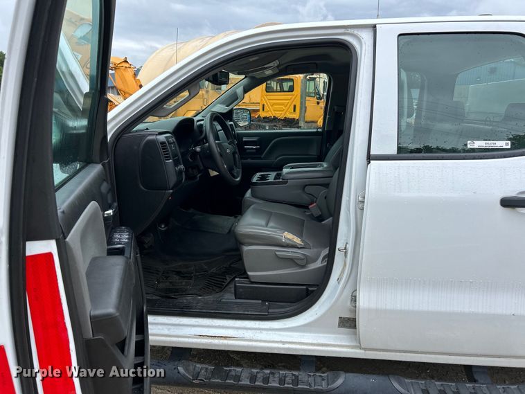 image for item EK4759 2017 Chevrolet  Silverado 2500HD Double Cab utility bed pickup truck