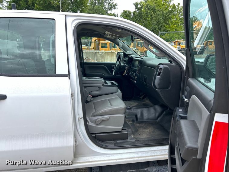 image for item EK4759 2017 Chevrolet  Silverado 2500HD Double Cab utility bed pickup truck