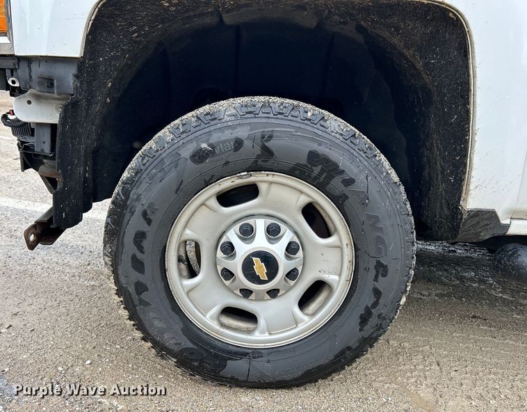 image for item EK4759 2017 Chevrolet  Silverado 2500HD Double Cab utility bed pickup truck