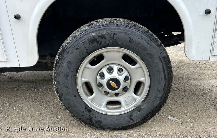 image for item EK4759 2017 Chevrolet  Silverado 2500HD Double Cab utility bed pickup truck