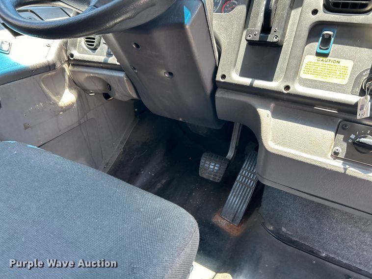 image for item EK4780 2013 Thomas Built Saf-T-Liner C2 school bus