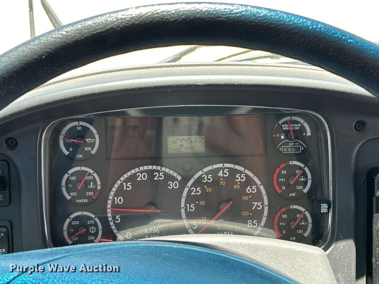 image for item EK4780 2013 Thomas Built Saf-T-Liner C2 school bus