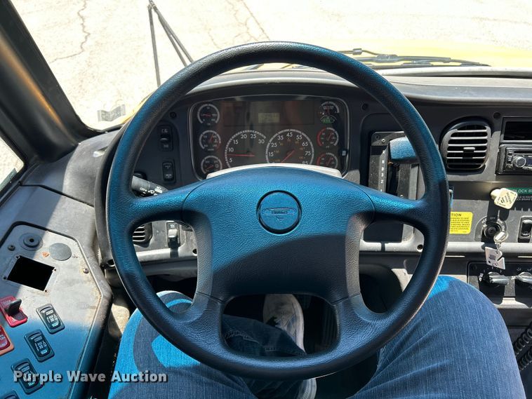 image for item EK4780 2013 Thomas Built Saf-T-Liner C2 school bus