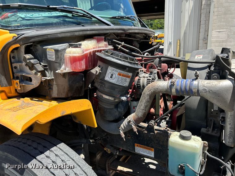 image for item EK4780 2013 Thomas Built Saf-T-Liner C2 school bus