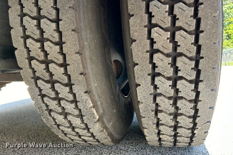 image for item EK4780 2013 Thomas Built Saf-T-Liner C2 school bus