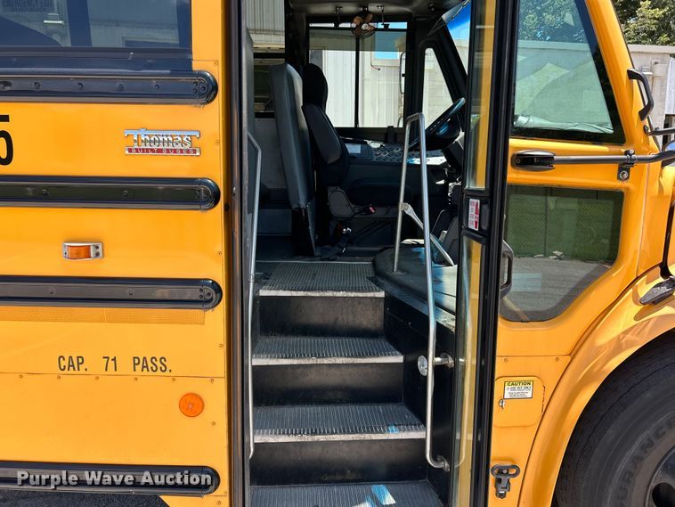 image for item EK4781 2014 Thomas Built Saf-T-Liner C2 school bus