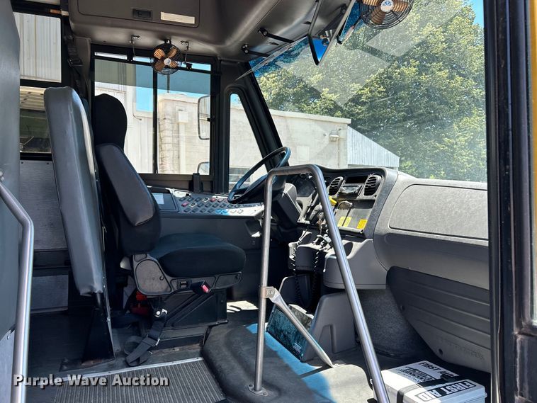 image for item EK4781 2014 Thomas Built Saf-T-Liner C2 school bus