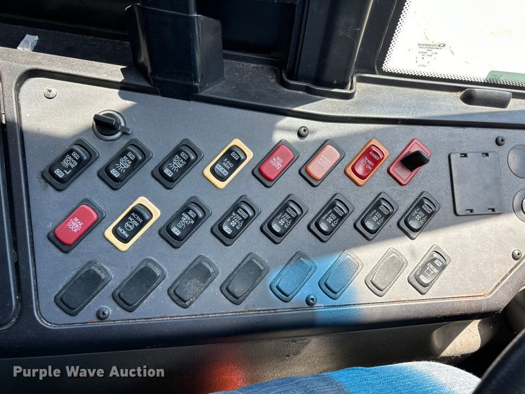 image for item EK4781 2014 Thomas Built Saf-T-Liner C2 school bus