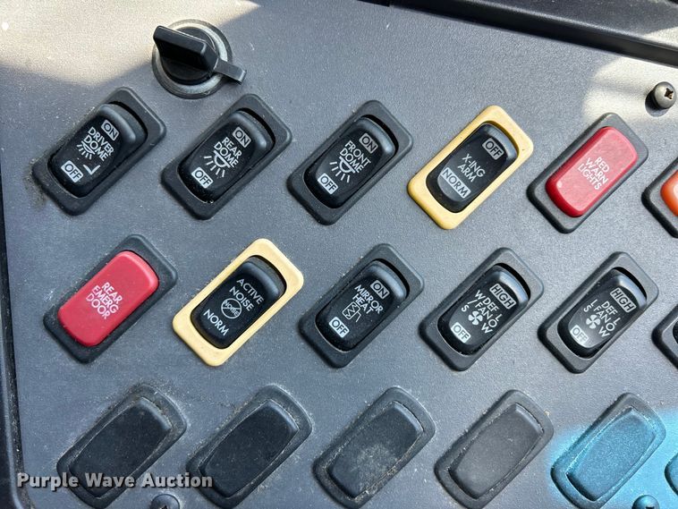 image for item EK4781 2014 Thomas Built Saf-T-Liner C2 school bus