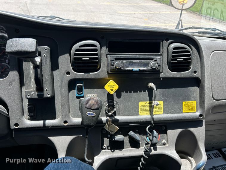 image for item EK4781 2014 Thomas Built Saf-T-Liner C2 school bus