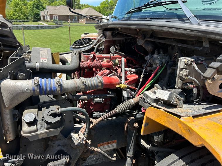 image for item EK4781 2014 Thomas Built Saf-T-Liner C2 school bus