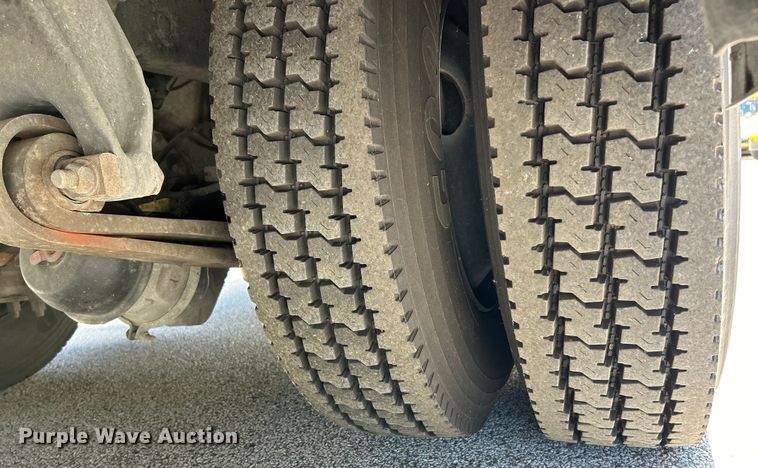 image for item EK4781 2014 Thomas Built Saf-T-Liner C2 school bus