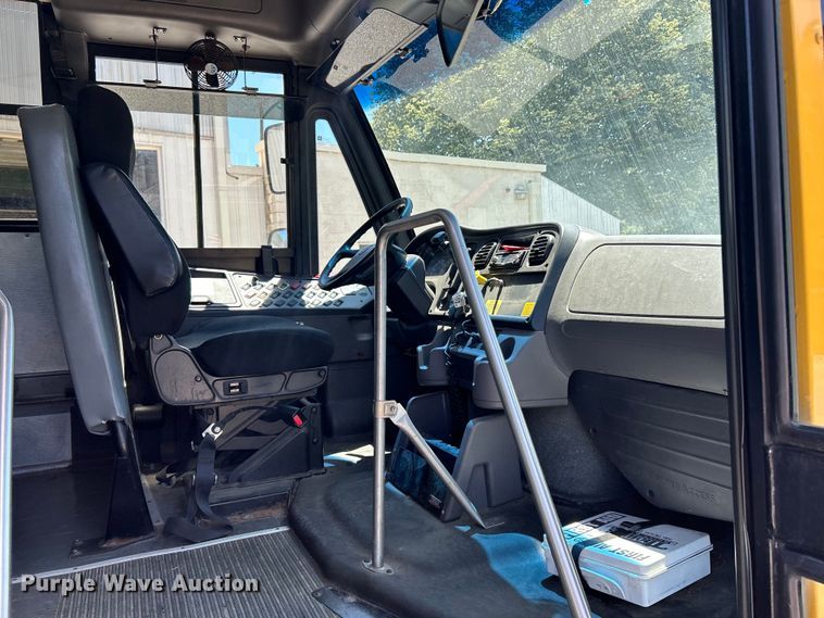 image for item EK4782 2014 Thomas Built Saf-T-Liner C2 school bus