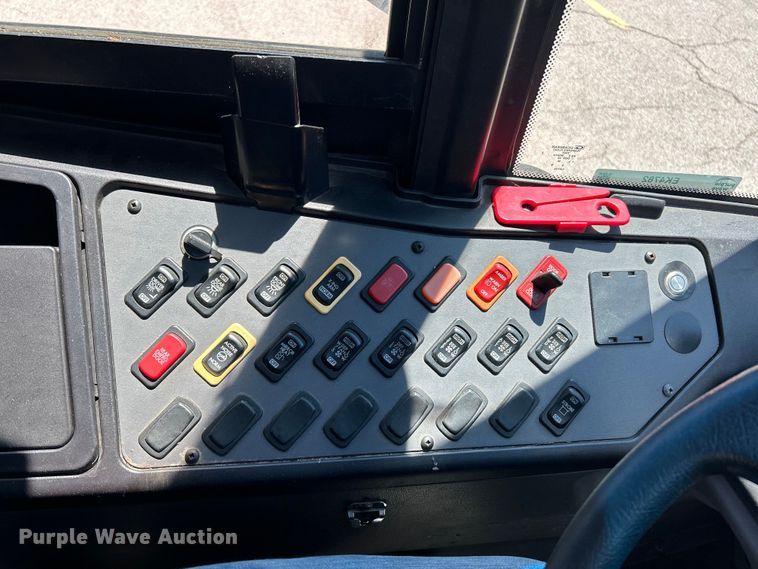 image for item EK4782 2014 Thomas Built Saf-T-Liner C2 school bus