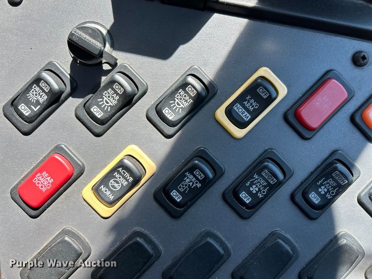 image for item EK4782 2014 Thomas Built Saf-T-Liner C2 school bus