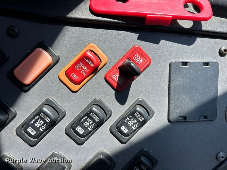 image for item EK4782 2014 Thomas Built Saf-T-Liner C2 school bus