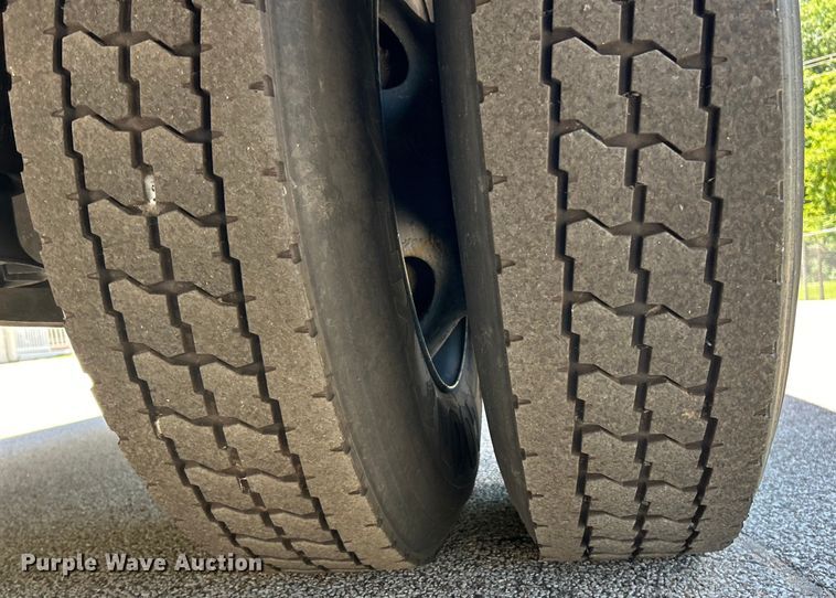 image for item EK4782 2014 Thomas Built Saf-T-Liner C2 school bus