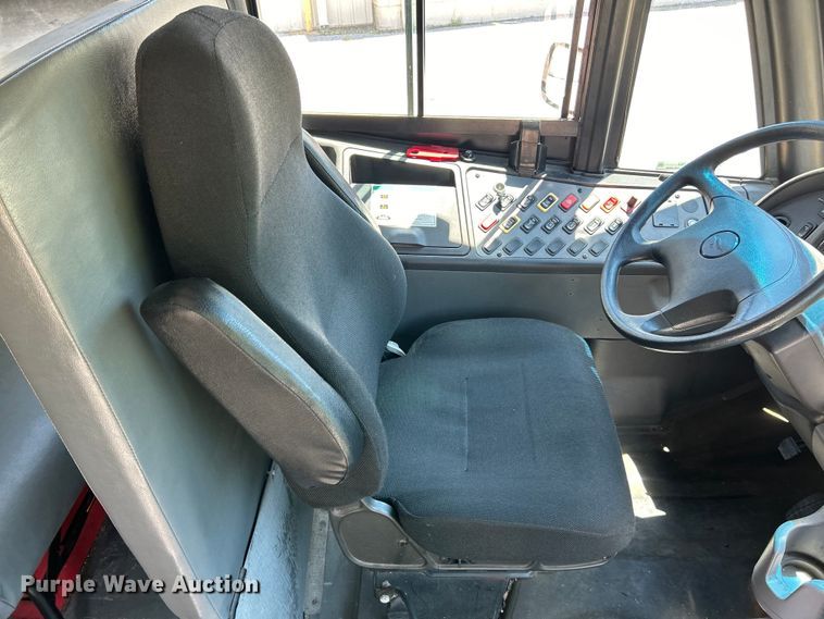 image for item EK4783 2014 Thomas Built  Saf-T-Liner C2 school bus