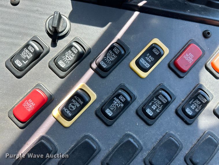 image for item EK4783 2014 Thomas Built  Saf-T-Liner C2 school bus