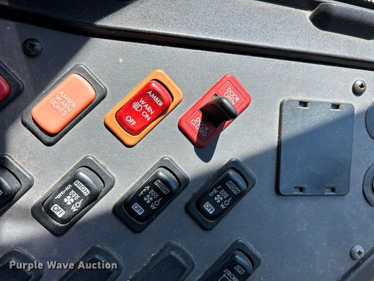 image for item EK4783 2014 Thomas Built  Saf-T-Liner C2 school bus