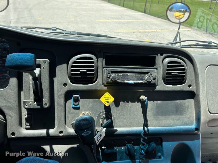 image for item EK4783 2014 Thomas Built  Saf-T-Liner C2 school bus