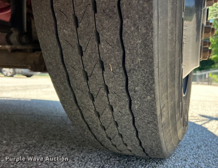 image for item EK4783 2014 Thomas Built  Saf-T-Liner C2 school bus