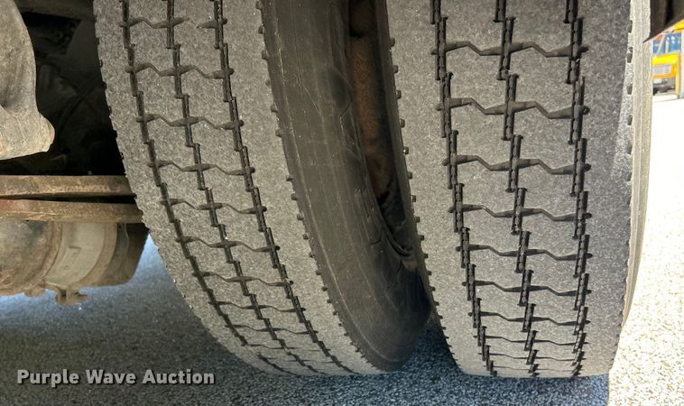 image for item EK4783 2014 Thomas Built  Saf-T-Liner C2 school bus