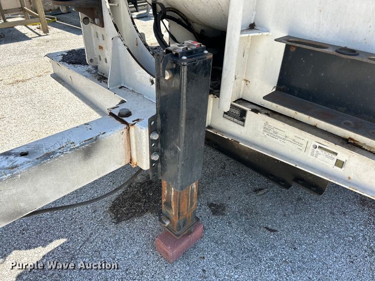 image for item EK4804 2016 Old Dominion Brush LCT6000 leaf vacuum