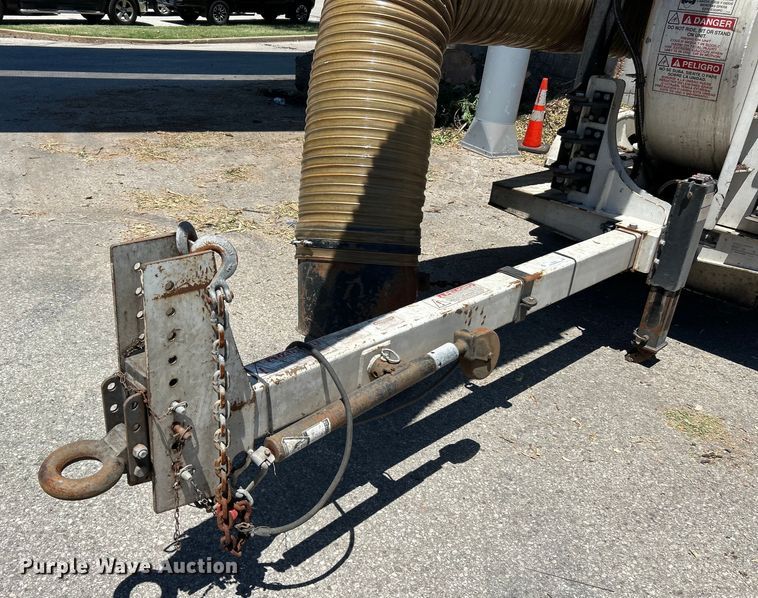 image for item EK4805 2015 Old Dominion Brush LCT6000 leaf vacuum