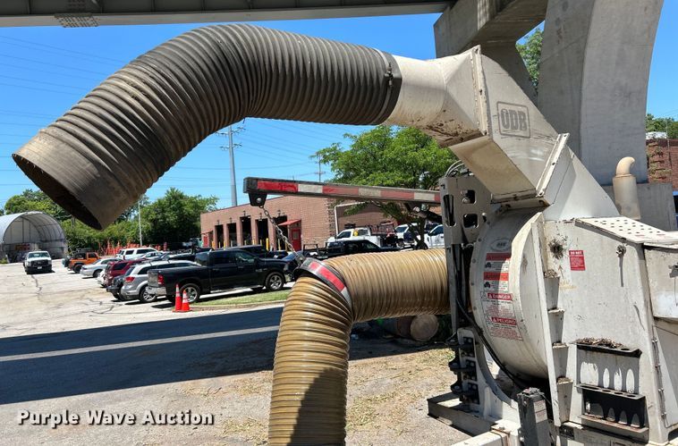 image for item EK4805 2015 Old Dominion Brush LCT6000 leaf vacuum