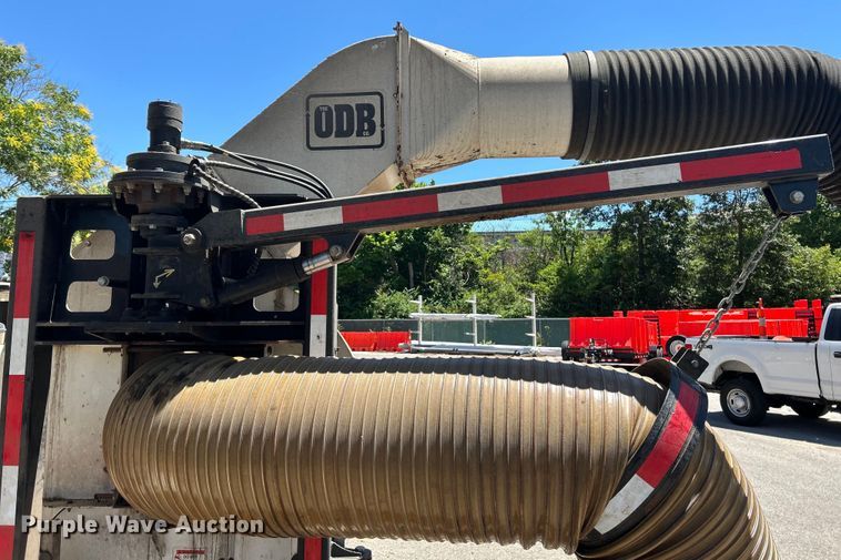 image for item EK4805 2015 Old Dominion Brush LCT6000 leaf vacuum