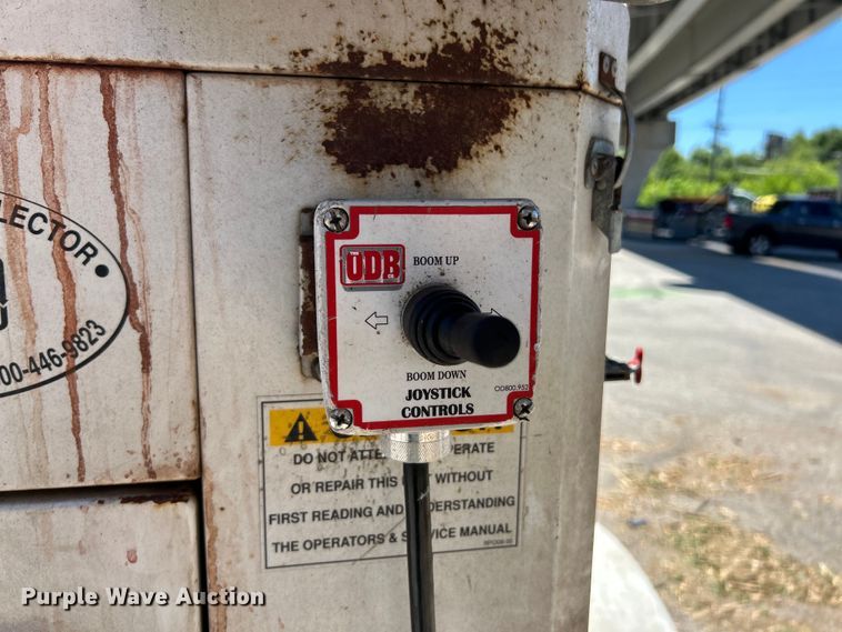 image for item EK4805 2015 Old Dominion Brush LCT6000 leaf vacuum