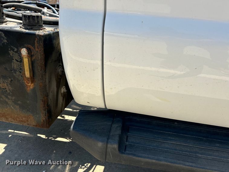 image for item EK4815 2012 Ford  F550 Super Duty XL  truck cab and chassis