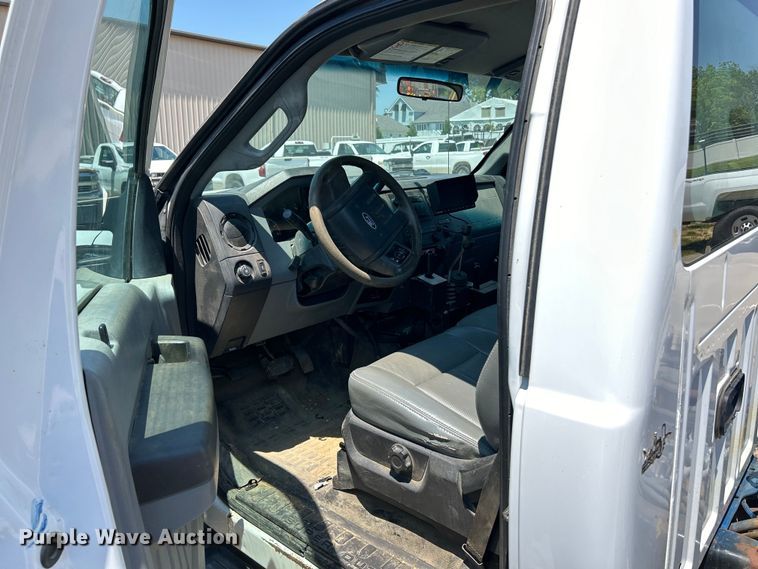 image for item EK4815 2012 Ford  F550 Super Duty XL  truck cab and chassis