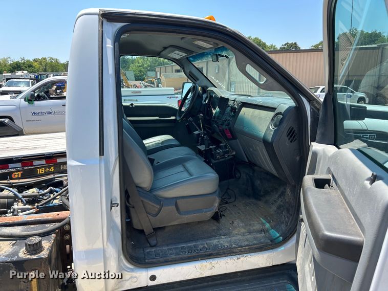 image for item EK4815 2012 Ford  F550 Super Duty XL  truck cab and chassis