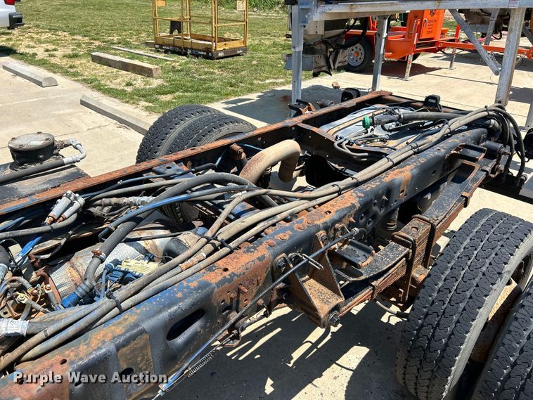 image for item EK4815 2012 Ford  F550 Super Duty XL  truck cab and chassis