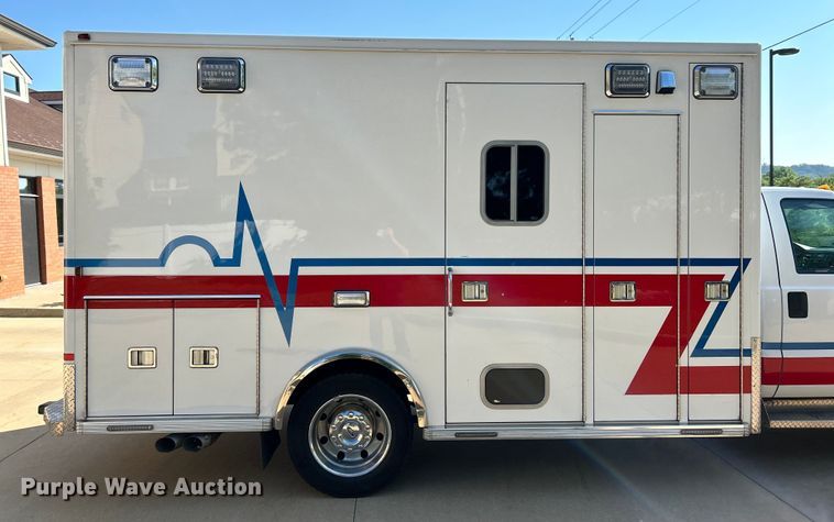 image for item EK4825 2016 Ford F450 Super Duty XLT ambulance