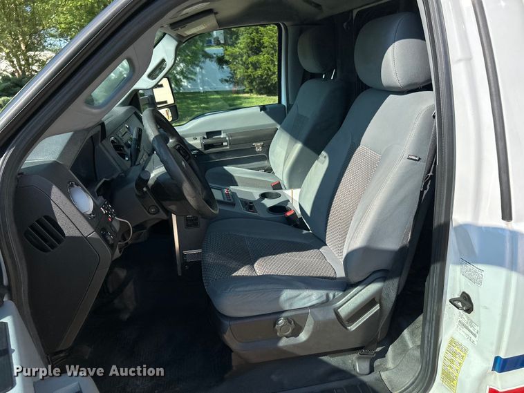 image for item EK4825 2016 Ford F450 Super Duty XLT ambulance