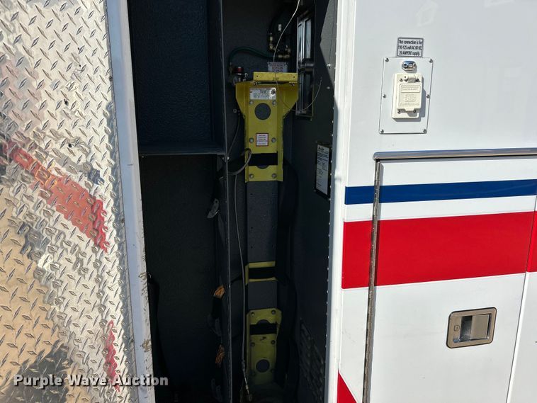 image for item EK4825 2016 Ford F450 Super Duty XLT ambulance