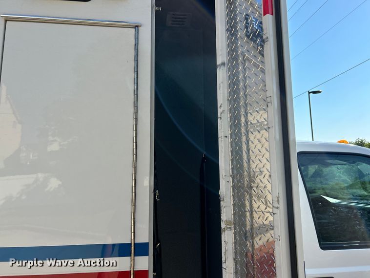 image for item EK4825 2016 Ford F450 Super Duty XLT ambulance