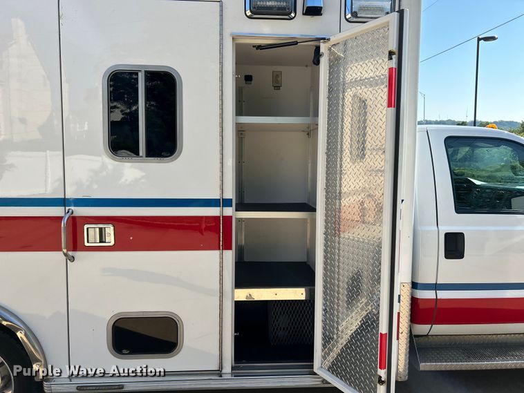 image for item EK4825 2016 Ford F450 Super Duty XLT ambulance