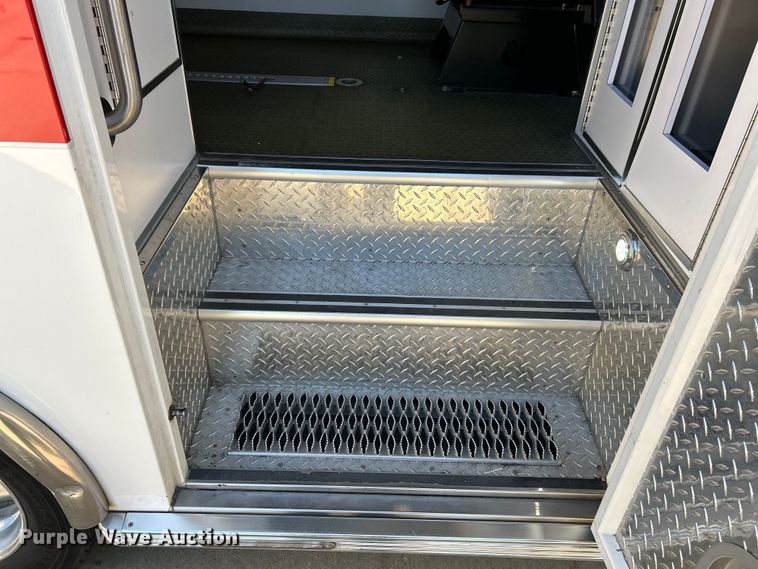 image for item EK4825 2016 Ford F450 Super Duty XLT ambulance