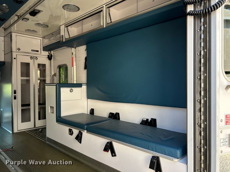 image for item EK4825 2016 Ford F450 Super Duty XLT ambulance