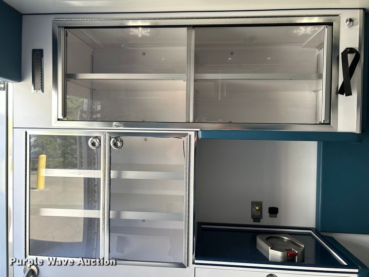 image for item EK4825 2016 Ford F450 Super Duty XLT ambulance