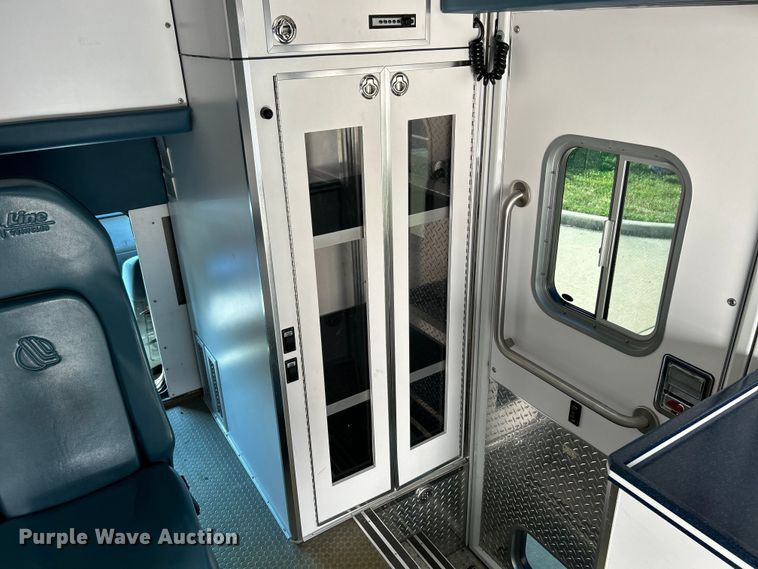 image for item EK4825 2016 Ford F450 Super Duty XLT ambulance