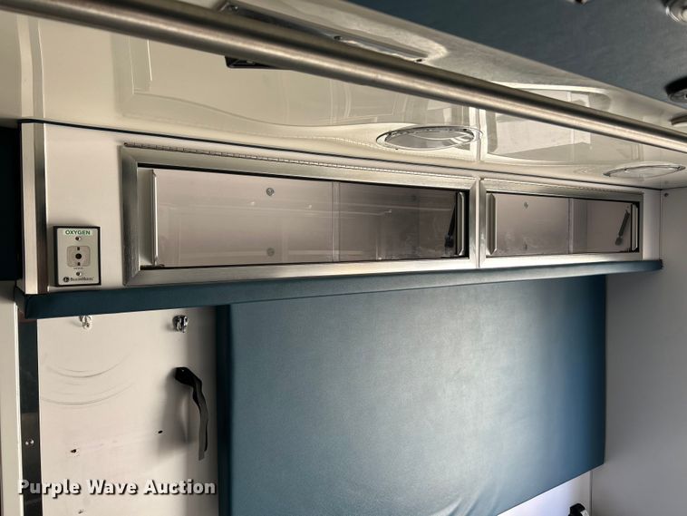 image for item EK4825 2016 Ford F450 Super Duty XLT ambulance